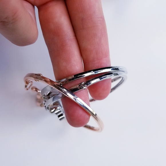 Four Leaf Clover Rose Gold Open Hinge Bangle - Picture 7 of 8